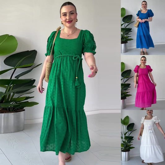 Klänning med fyrkantig hals i flödig jacquard för kvinnor