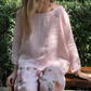 🌸🔥Tvådelat set med enfärgad topp och blommiga byxor med vida ben