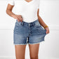 💖SISTA DAGARS REA 56% RABATT🩳Högmidjade denimshorts med fransar och cropp