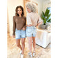 💖SISTA DAGARS REA 56% RABATT🩳Högmidjade denimshorts med fransar och cropp