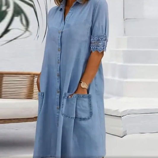 Elegant enfärgad denimklänning för kvinnor