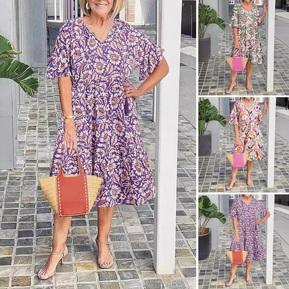 Tryckt klänning med V-formad halsringning