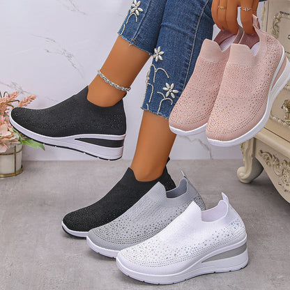 Slip-On Wedge Sneakers i mesh med strass för kvinnor