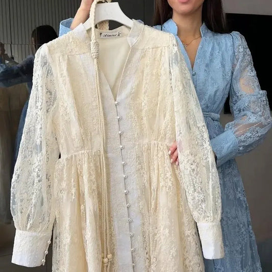 Vintage broderad klänning med lanternärmar