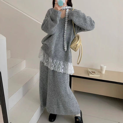 Tvådelat set med stickad tröja och kjol för damer