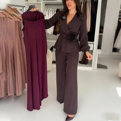 2-delat set med V-ringad topp och raka byxor för damer