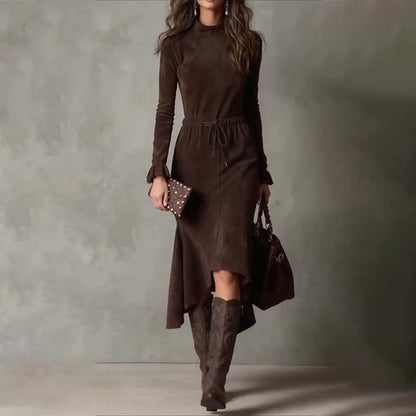 Långärmad asymmetrisk klänning för kvinnor