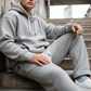 Huvtröja och joggingbyxor för herr