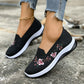 Slip-on-skor i mesh med blommig brodyr för dam