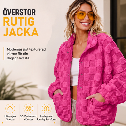 Dammig plyschjacka med rutmönster och tryckknappar